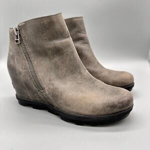 Sorel Women's Joan Of Arctic Gray Lug Sole Wedge Ankle Boot Size 8.5